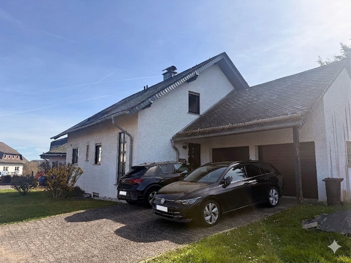 Familienparadies, Mehrgenerationenwohnen oder Wohnen und Arbeiten mit Doppelgarage und Garten in Veitsrodt