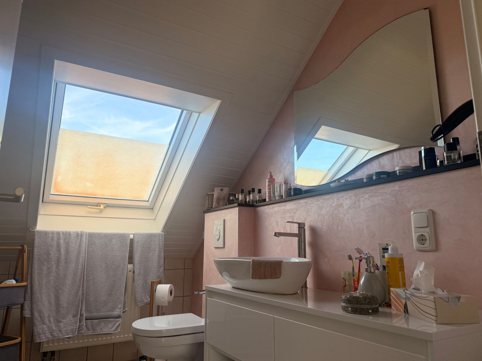 Familienparadies, Mehrgenerationenwohnen oder Wohnen und Arbeiten mit Doppelgarage und Garten in Veitsrodt