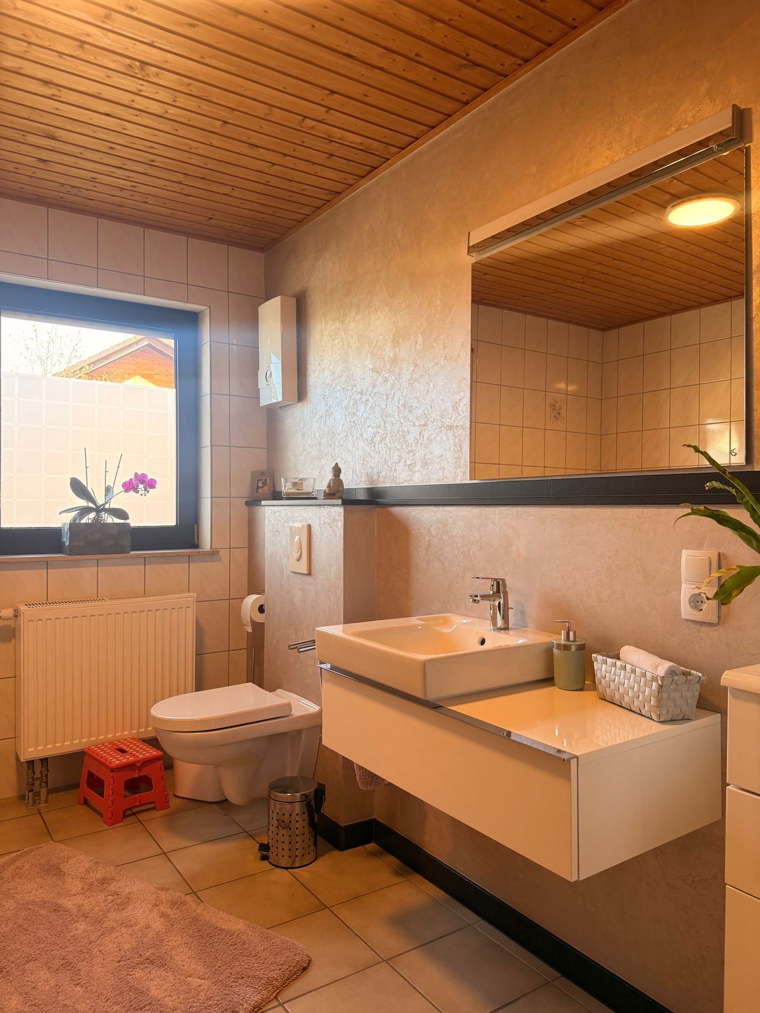 Familienparadies, Mehrgenerationenwohnen oder Wohnen und Arbeiten mit Doppelgarage und Garten in Veitsrodt